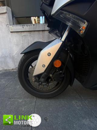 YAMAHA X-Max 400 usata 9