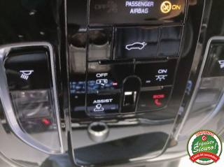 MASERATI Grecale usata, con Tettuccio apribile