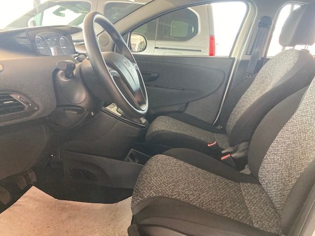 LANCIA Ypsilon usata, con Chiusura centralizzata