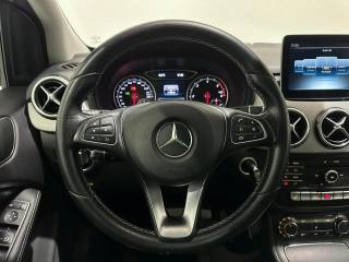 MERCEDES-BENZ B 180 usata, con Cerchi in lega