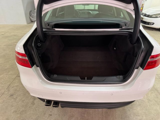 JAGUAR XE usata, con Servosterzo