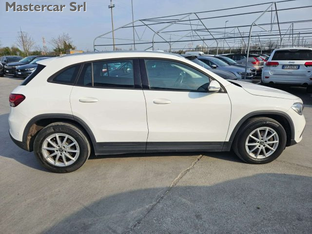 MERCEDES-BENZ GLA 180 usata, con Chiusura centralizzata
