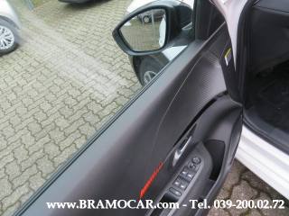 PEUGEOT 208 usata, con Controllo automatico clima