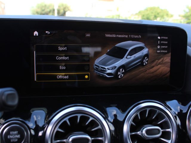 MERCEDES-BENZ GLA 200 usata, con Specchietti laterali elettrici