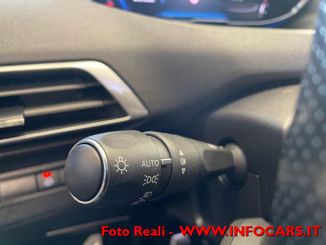 PEUGEOT 3008 usata, con Specchietti laterali elettrici