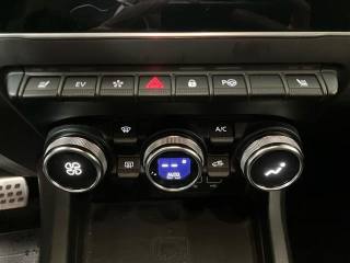 RENAULT Arkana usata, con Hill holder