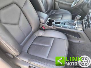 PORSCHE Macan usata, con Park Distance Control