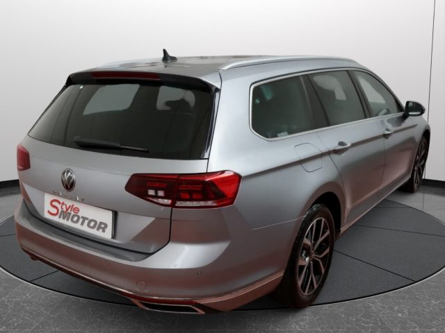 VOLKSWAGEN Passat Variant usata, con Sistema di navigazione