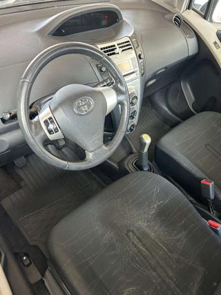 TOYOTA Yaris usata, con Airbag laterali