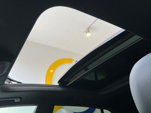 AUDI Q8 usata, con Sensori di parcheggio anteriori