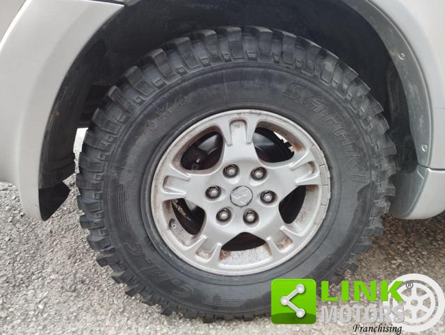 MITSUBISHI Pajero usata 23