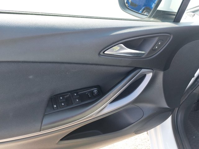 OPEL Astra usata, con Controllo trazione