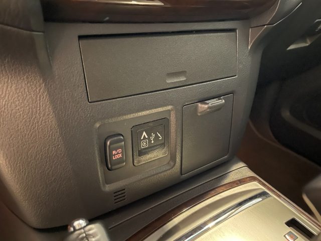 MITSUBISHI Pajero usata, con Volante in pelle