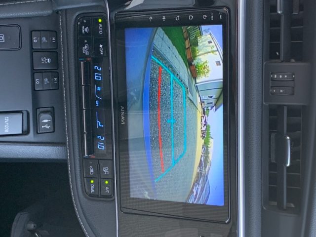 TOYOTA Auris usata, con USB