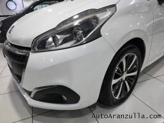 PEUGEOT 208 usata, con Sedile posteriore sdoppiato