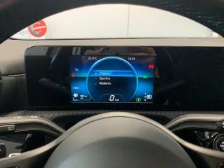 MERCEDES-BENZ A 180 usata, con Fari LED