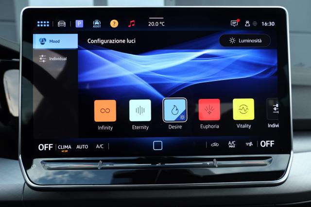 VOLKSWAGEN Golf usata, con Fari LED