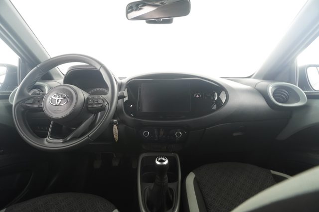 TOYOTA Aygo X usata 10
