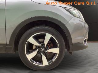 NISSAN Qashqai usata, con Fari LED