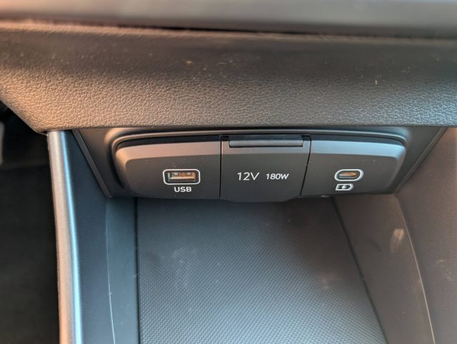 HYUNDAI i20 usata, con Sedile posteriore sdoppiato