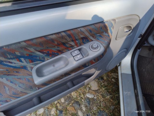 RENAULT Twingo usata, con Specchietti laterali elettrici