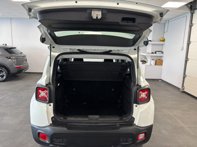 JEEP Renegade usata, con USB