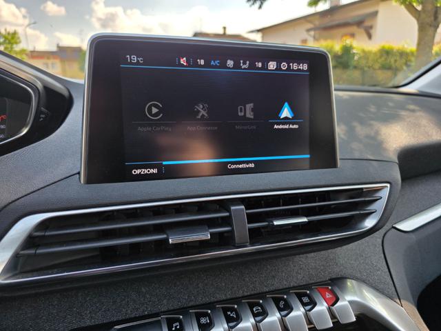 PEUGEOT 3008 usata, con Volante in pelle