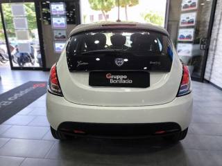 LANCIA Ypsilon usata, con Autoradio