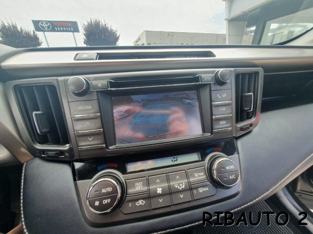 TOYOTA RAV 4 usata, con Portellone posteriore elettrico
