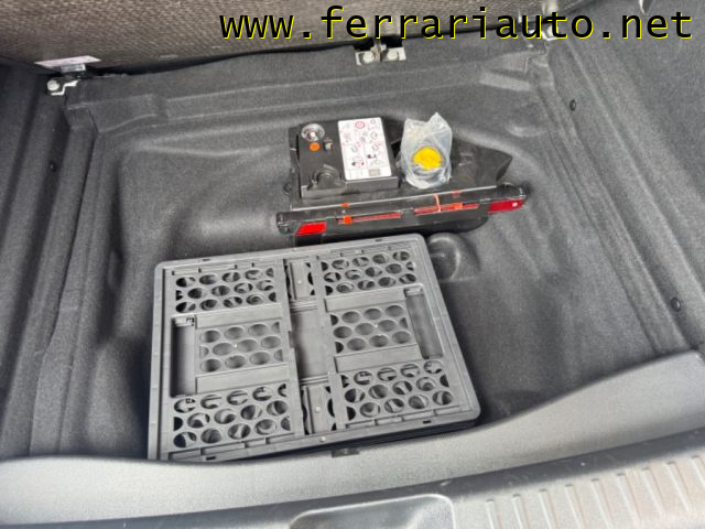 MERCEDES-BENZ GLA 180 usata, con Park Distance Control