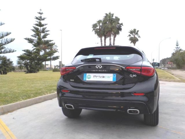 INFINITI Q30 usata, con USB