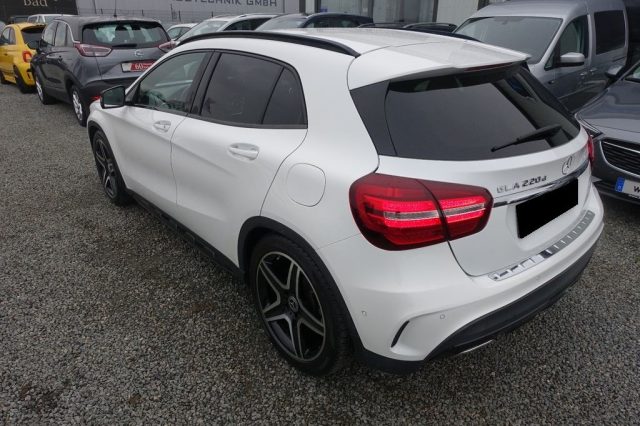 MERCEDES-BENZ GLA 220 usata, con Autoradio