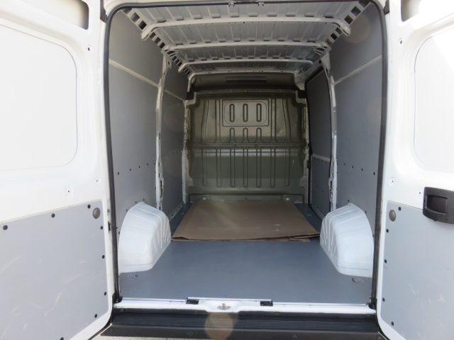 PEUGEOT Boxer usata, con Autoradio