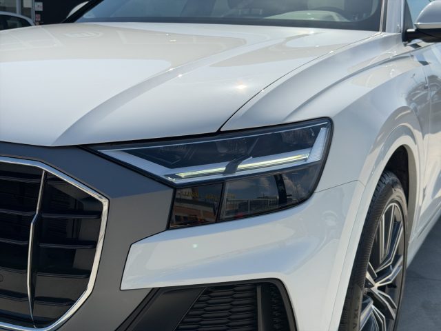 AUDI Q8 usata, con Specchietti laterali elettrici