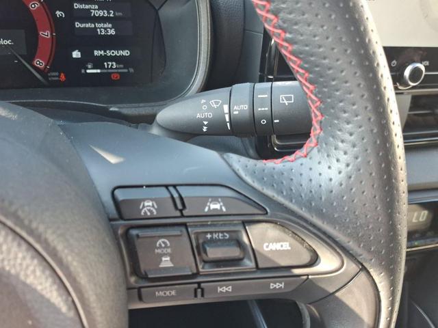 TOYOTA Yaris usata, con Airbag testa
