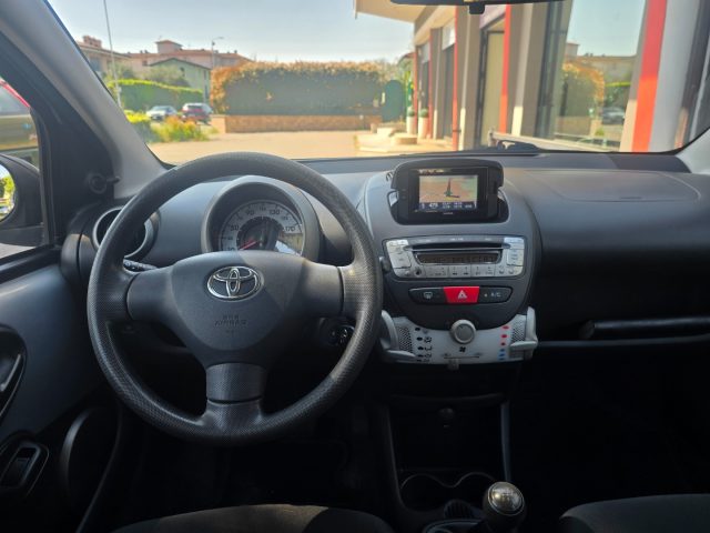 TOYOTA Aygo usata, con Isofix