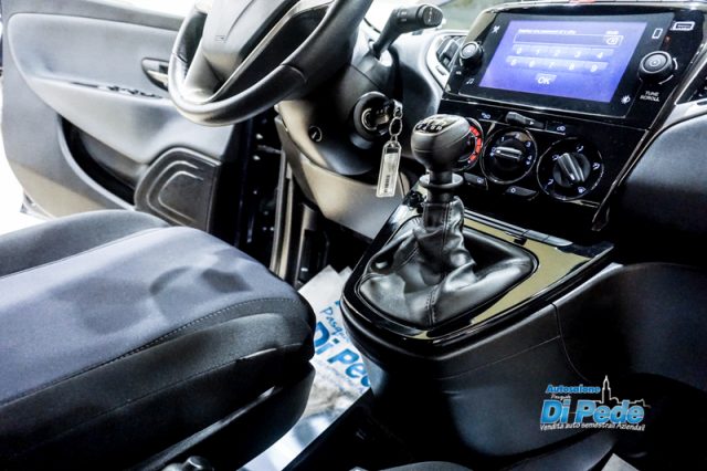 LANCIA Ypsilon usata, con Hill holder