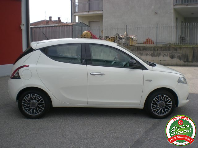 LANCIA Ypsilon usata, con Controllo trazione