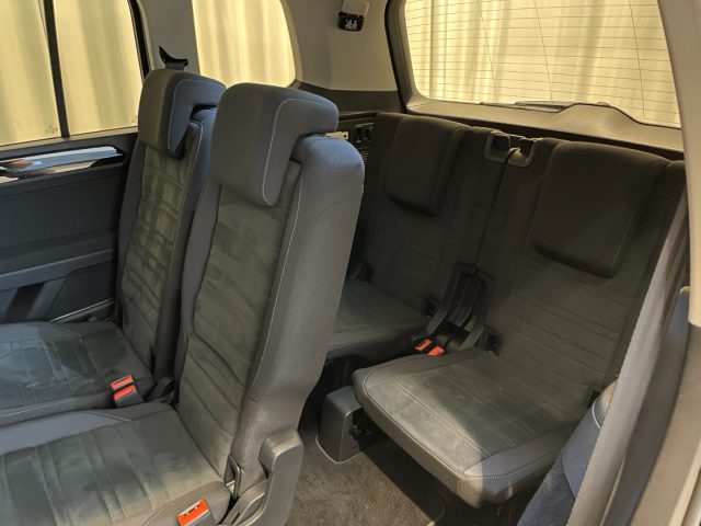 VOLKSWAGEN Touran usata, con Autoradio
