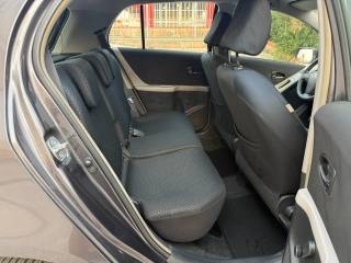 TOYOTA Yaris usata 16