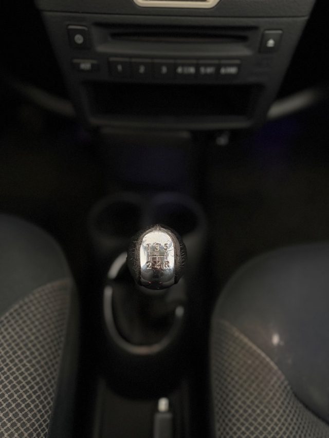 TOYOTA Yaris usata 6