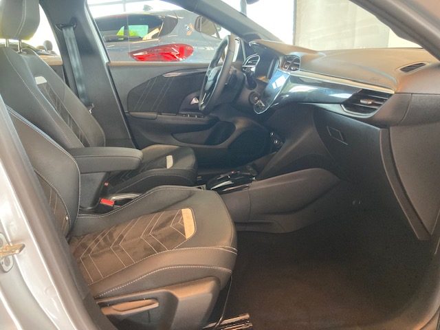 OPEL Corsa usata, con Sedili riscaldati