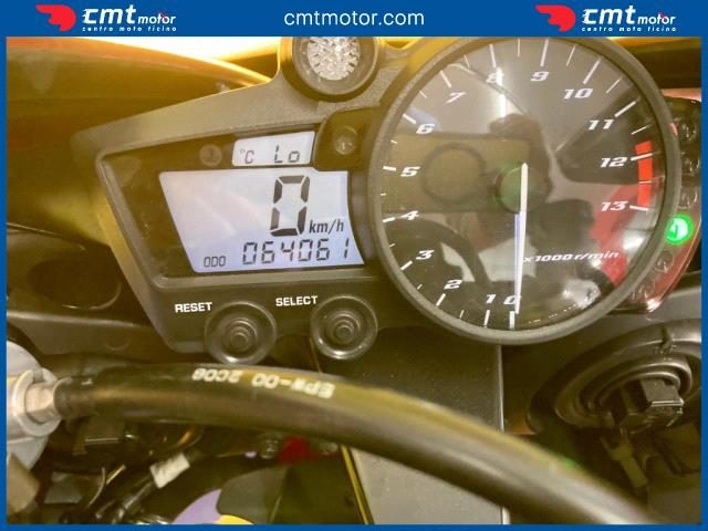 YAMAHA YZF R1 usata 4