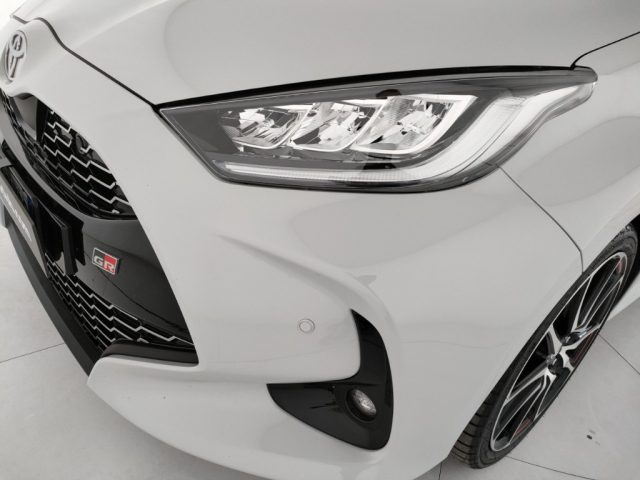 TOYOTA Yaris usata, con Servosterzo