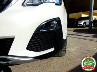 PEUGEOT 3008 usata, con Sensori di parcheggio anteriori