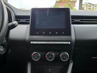RENAULT Clio usata, con Touch screen