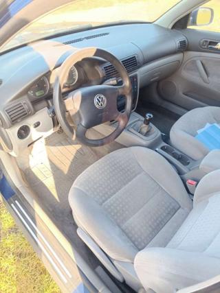 VOLKSWAGEN Passat usata, con Airbag laterali