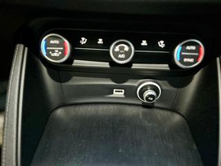 ALFA ROMEO Stelvio usata 23