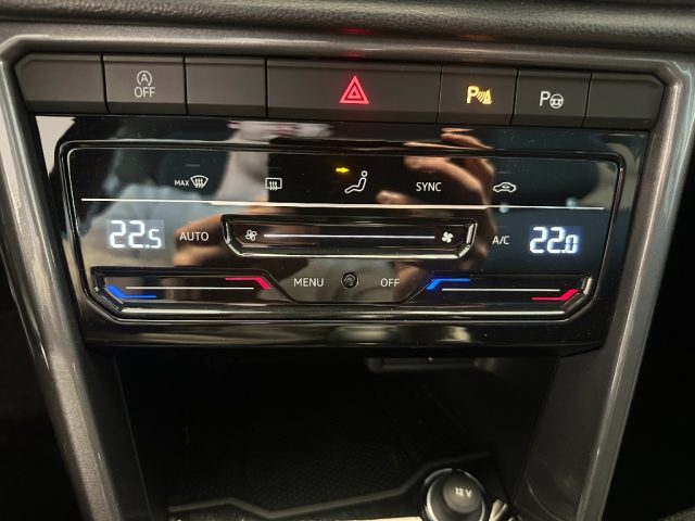 VOLKSWAGEN T-Roc usata, con USB