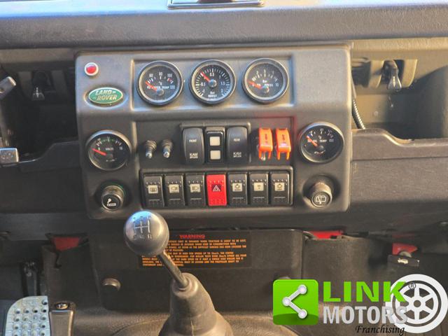 LAND ROVER Defender usata 32